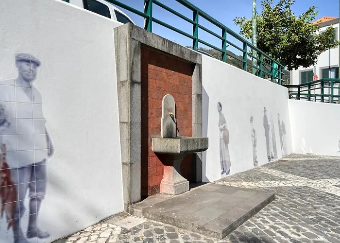 Largo Dos Milagres, A Home In Madeira