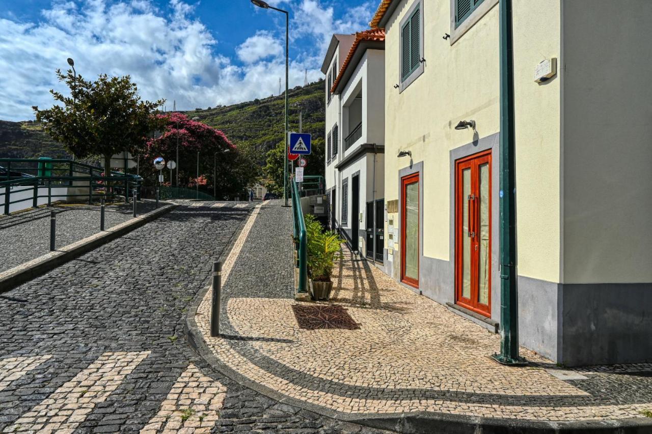 Largo Dos Milagres, A In Madeira *